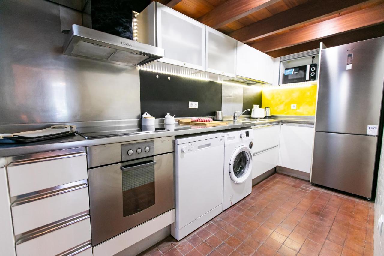 Apartamento 3 Dormitorios En Calle San Vicente. 세비야 외부 사진