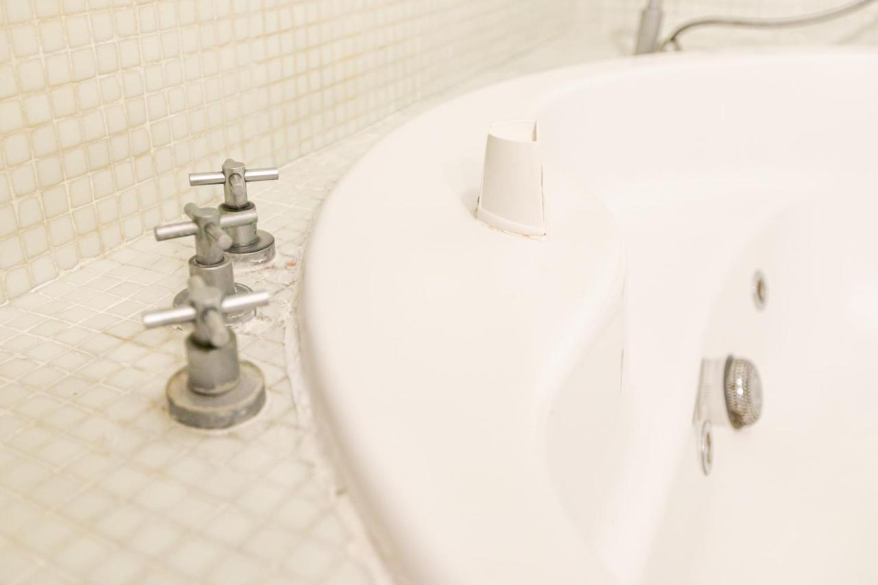 Apartamento 3 Dormitorios En Calle San Vicente. 세비야 외부 사진