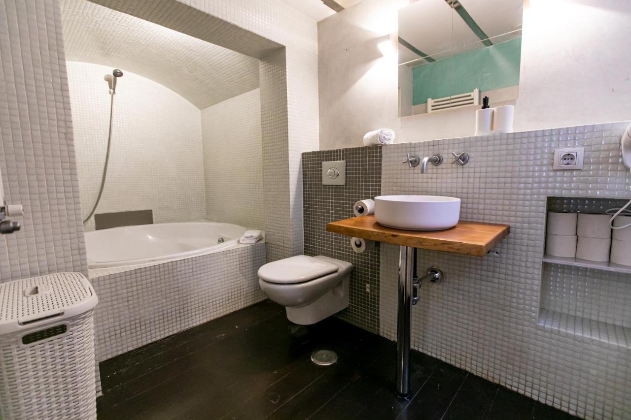 Apartamento 3 Dormitorios En Calle San Vicente. 세비야 외부 사진