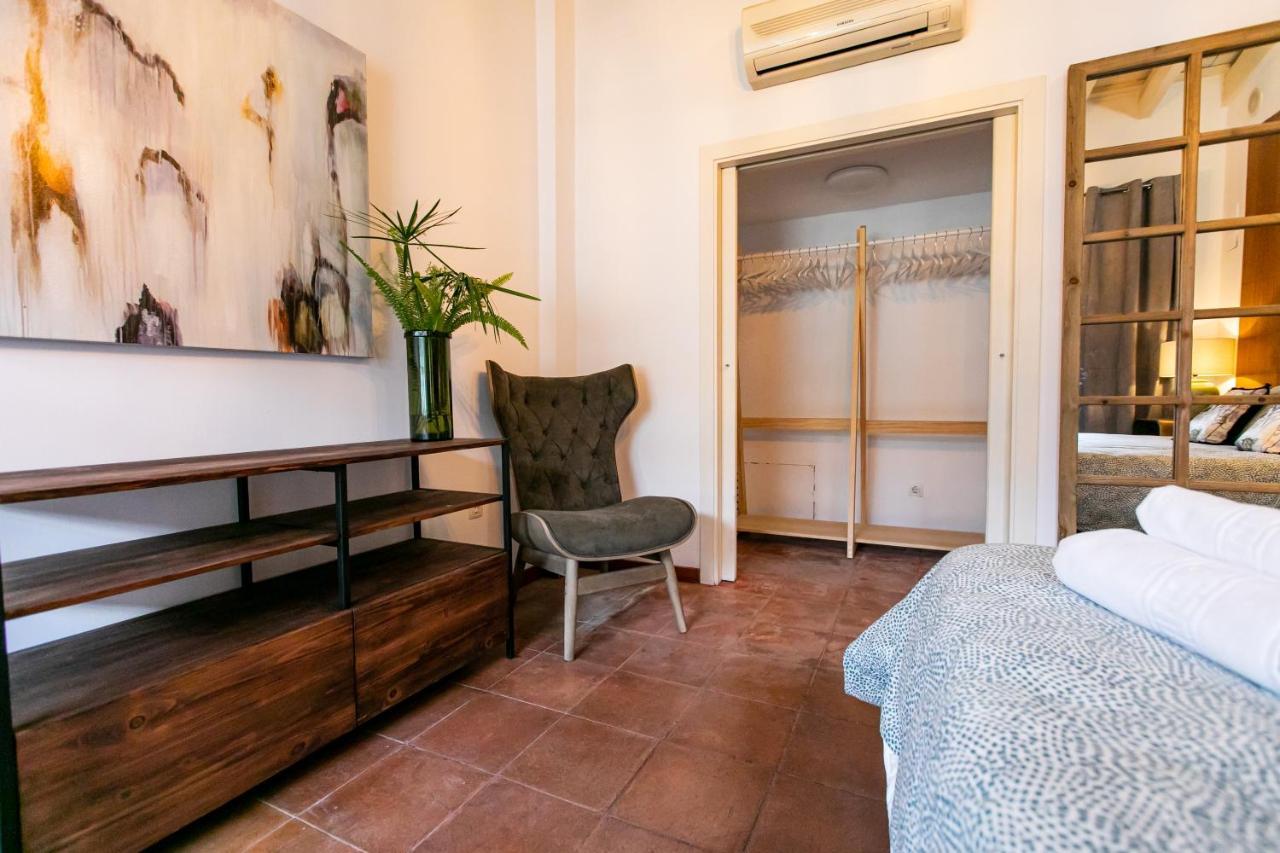 Apartamento 3 Dormitorios En Calle San Vicente. 세비야 외부 사진
